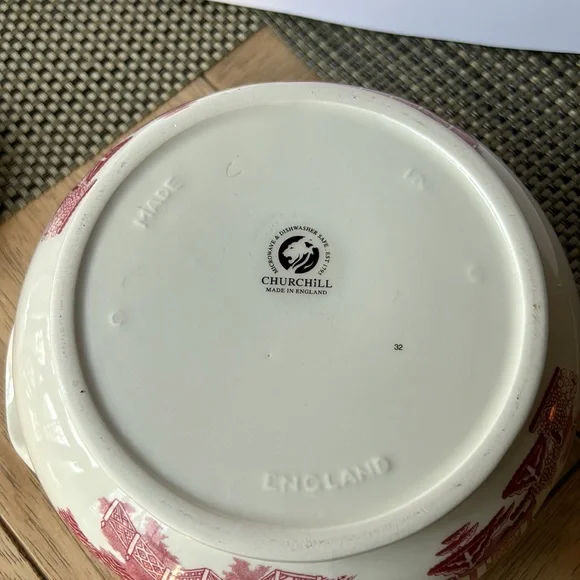 **LAST CHANCE **VINTAGE NEW! Churchchill Red/ pink Willow Lidded Serving bowl - Picture 5 of 5